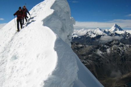 Trek & Climb: Nevados Urus & Ishinka (5,530m) – 2 or 4 Days
